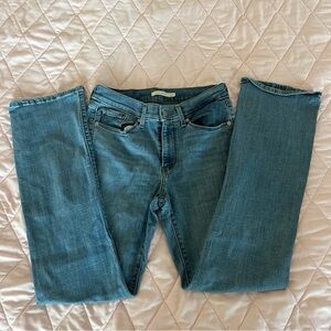 Levi's | Mid Rise Light Wash Classic Bootcut Jeans